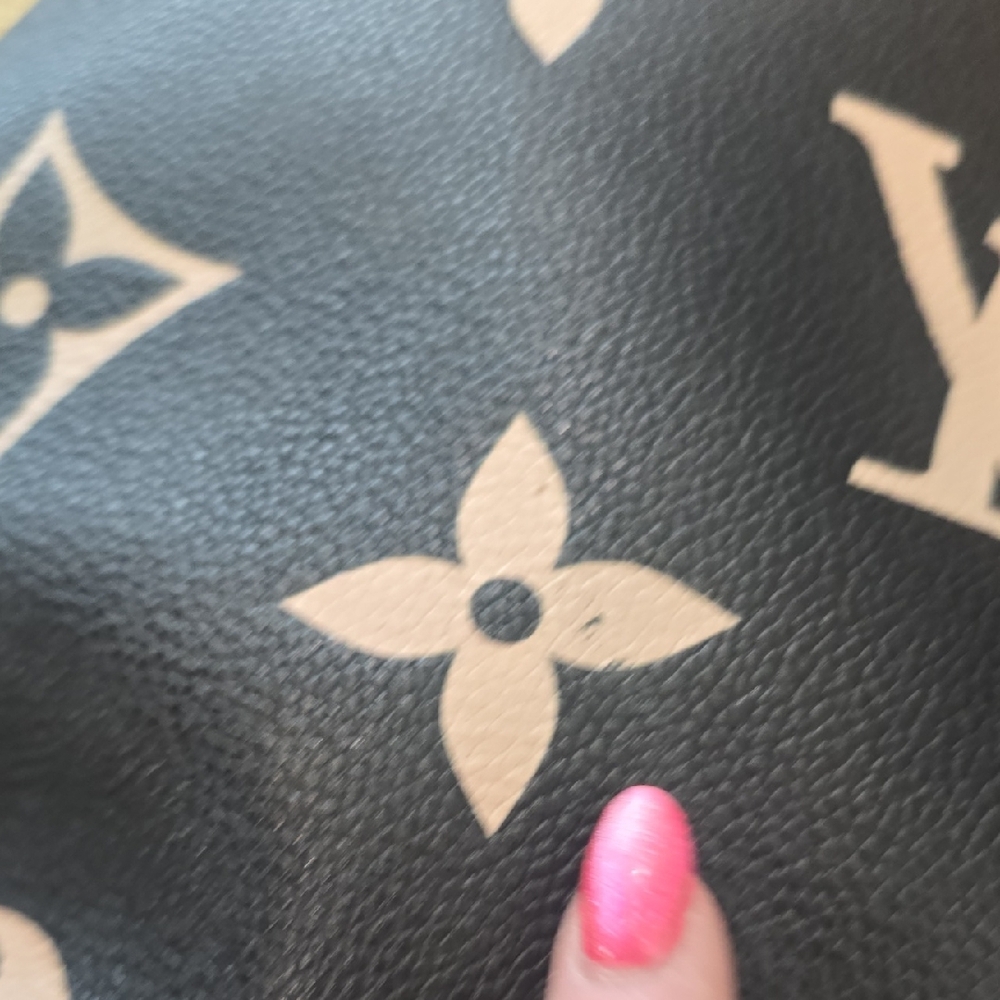Authentic Louis Vuitton Grand Palais MM Bicolor Monogram Empreinte Leather - Picture 9 of 15